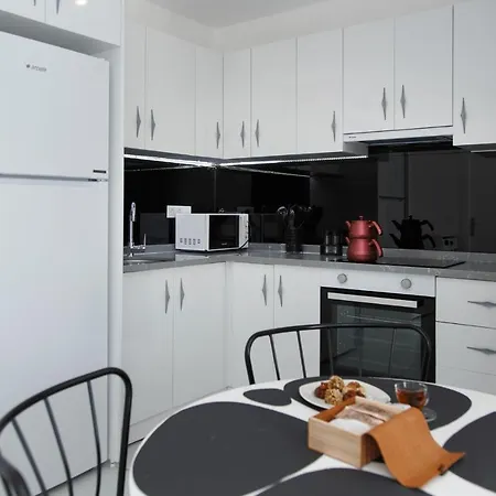 Art Life Apartment *